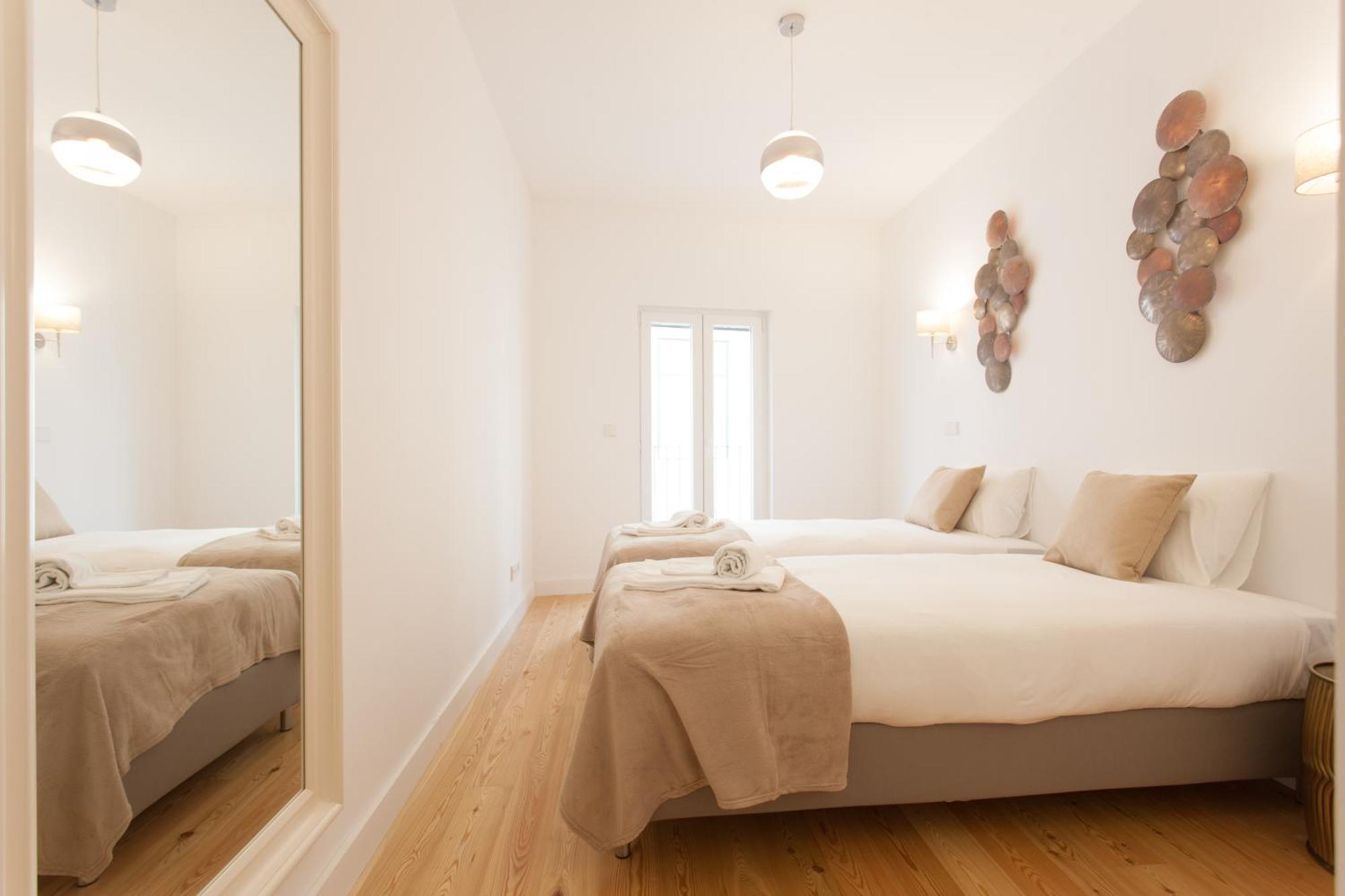 Mouraria Blue Three-Bedroom Apartment W/ Parking - By Lu Holidays Lissabon Exterior foto